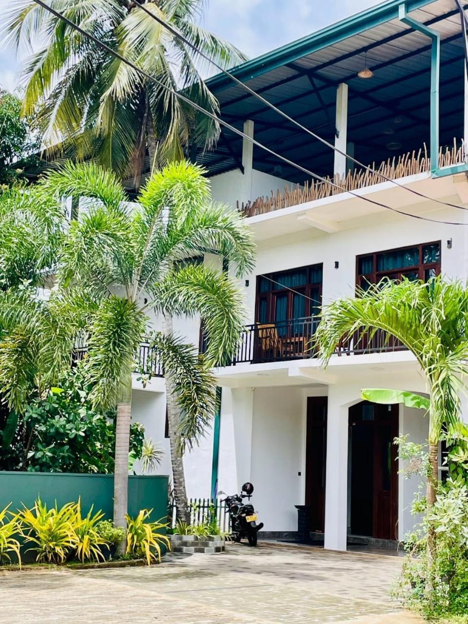 Thinaya Lake Resort Anuradhapura Exteriör bild