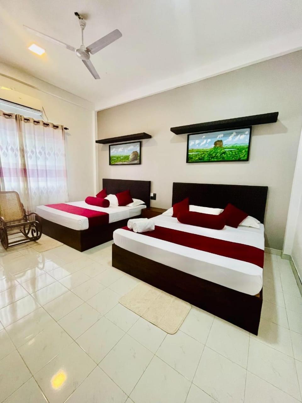Thinaya Lake Resort Anuradhapura Exteriör bild